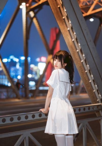 少妇被两个黑人3p喷水在线观看_高清免费播放